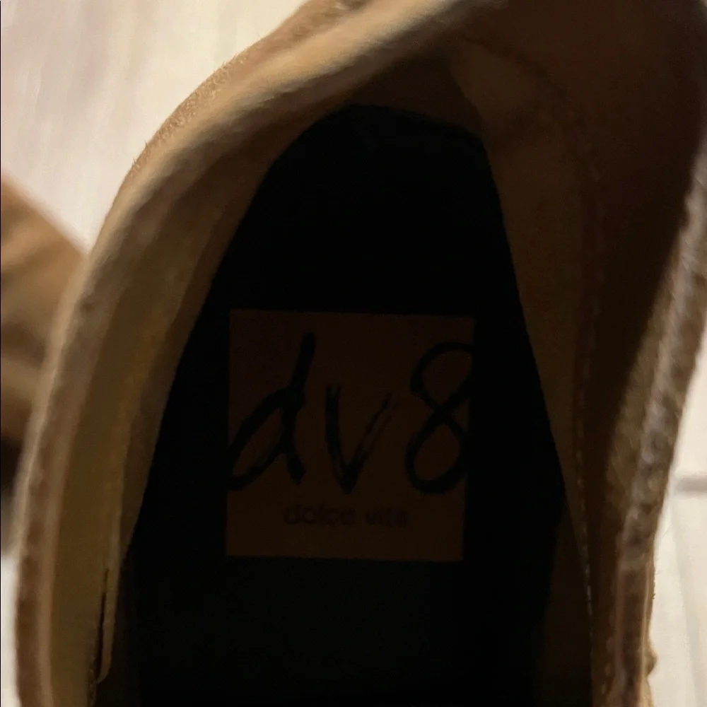 DV by Dolce Vita Tan Chukka Boots Size 7.5